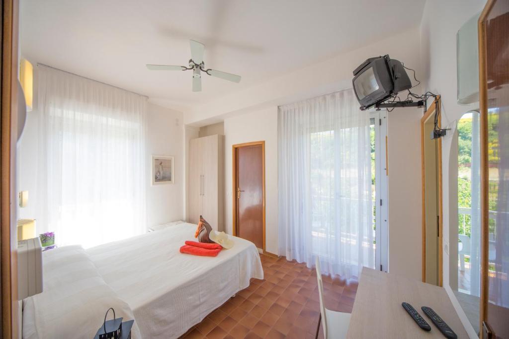 Hotel Adler Gabicce Mare Chambre photo
