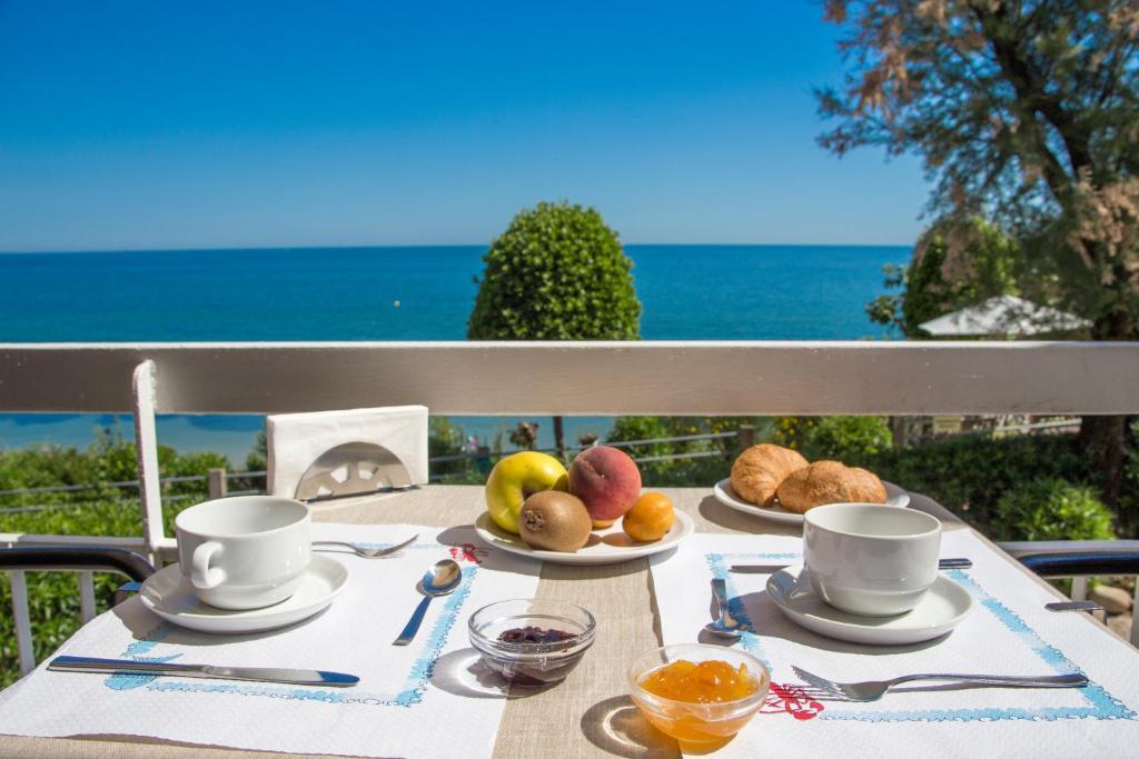 Hotel Adler Gabicce Mare Extérieur photo