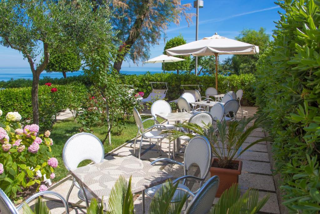 Hotel Adler Gabicce Mare Extérieur photo