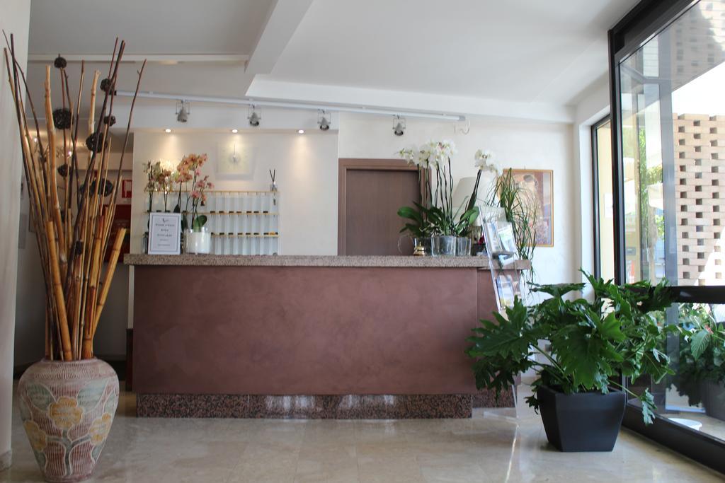 Hotel Adler Gabicce Mare Extérieur photo