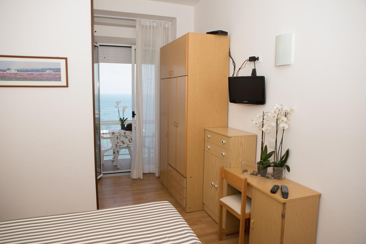 Hotel Adler Gabicce Mare Extérieur photo